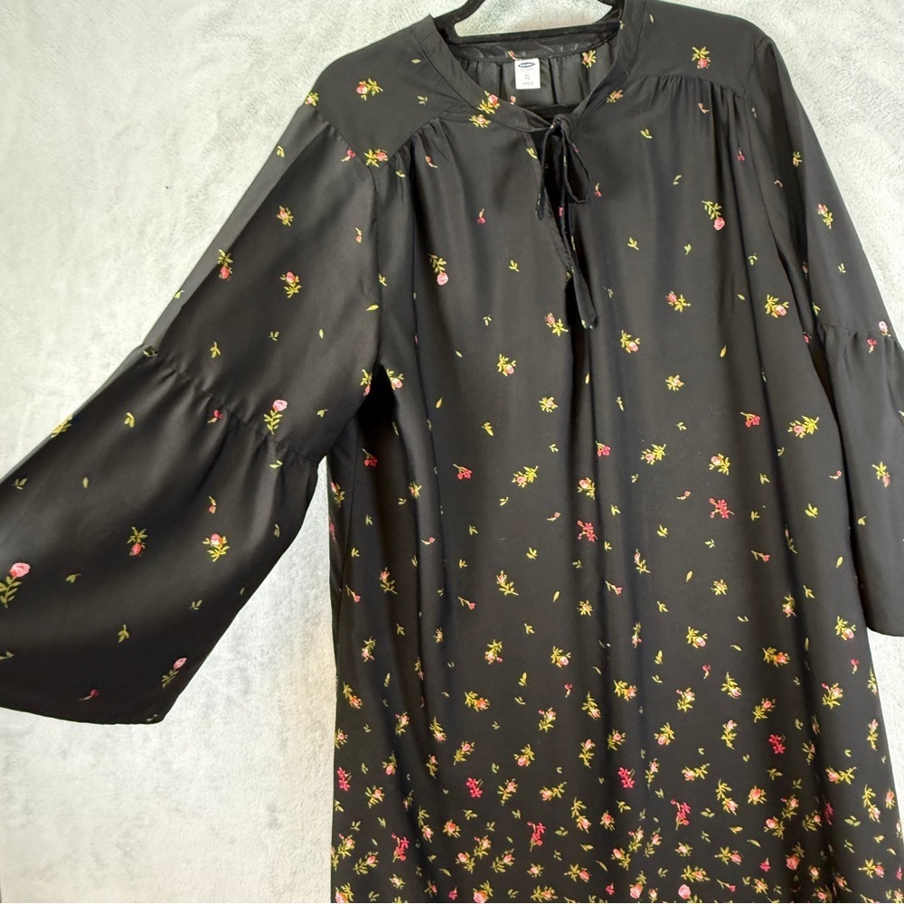Old Navy Black Dress Size XL Floral Accents Long Sleeve - Picture 4 of 7